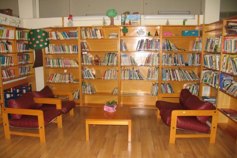 Κοινωνικό φροντιστήριο για μαθητές A’, B’, Γ’  Γυμνασίου και Α’ Λυκείου στην Περιφερειακή Βιβλιοθήκη Κάτω Τούμπας