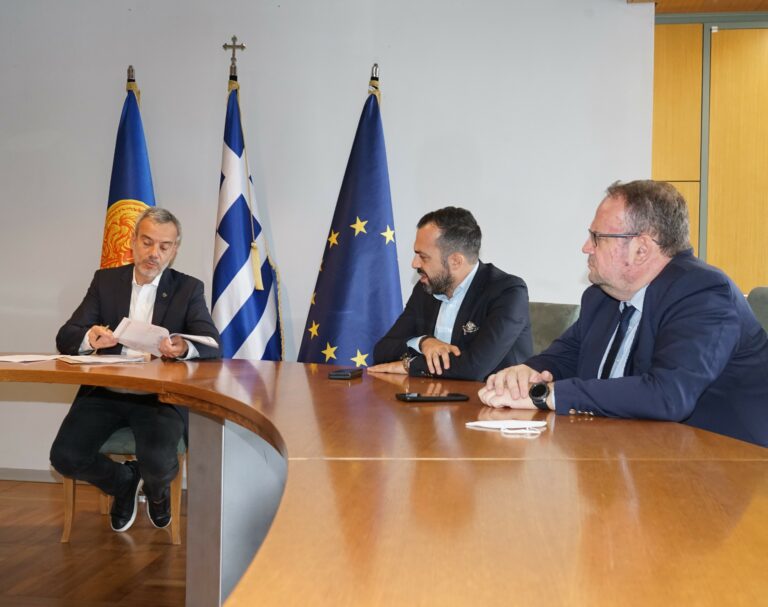 Νέες αναπλάσεις στις γειτονιές με αναβάθμιση επιπλέον 37 δρόμων – Υπογραφή σύμβασης από τον Δήμαρχο Θεσσαλονίκης Κ. Ζέρβα