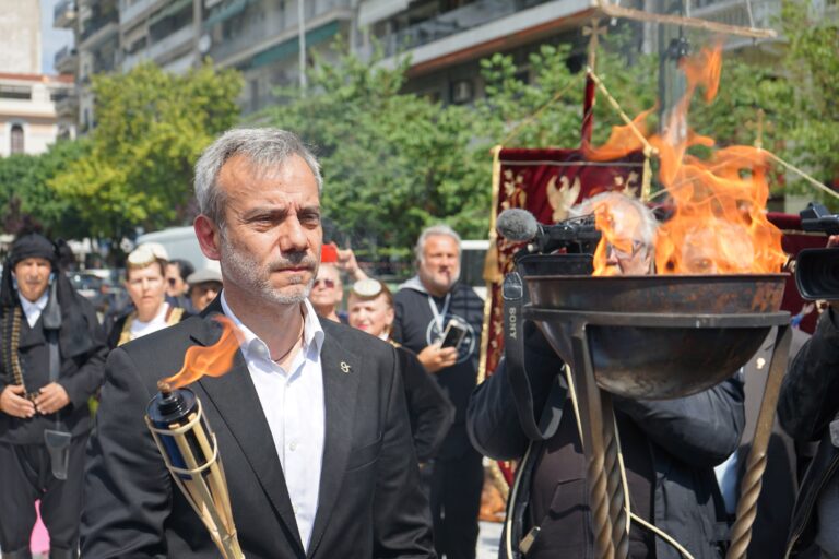 Ο Δήμαρχος Θεσσαλονίκης Κ. Ζέρβας άναψε τη «Φλόγα της Μνήμης» για την επέτειο της Γενοκτονίας του Ποντιακού Ελληνισμού: «Χρέος μας να κρατήσουμε τη φλόγα για πάντα αναμμένη – Αγωνιζόμαστε μέχρι την τελική δικαίωση»