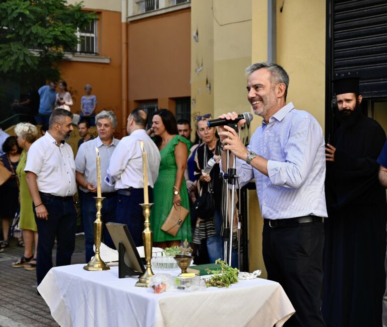 Ο Δήμαρχος Θεσσαλονίκης Κωνσταντίνος Ζέρβας παρών για το πρώτο κουδούνι στο 92ο Δημοτικό Σχολείο και στο 8ο ΕΠΑΛ: «Το μέλλον είναι δικό σας – Εμείς θα είμαστε πάντοτε δίπλα σας»